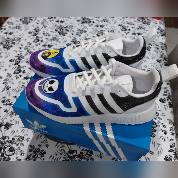 Cuastom addidas with Jack skellington - Picture 2 of 4